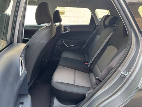 Used 2025 Kia Soul LX w/ LX Technology Package FWD image 22