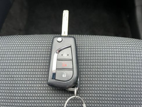 Used 2025 Toyota RAV4 LE image 22