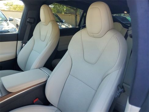 Used 2023 Tesla Model X image 17