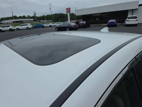Used 2018 Acura TLX FWD image 12