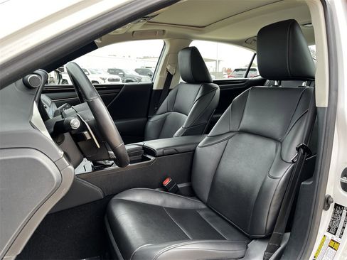 Used 2020 Lexus ES 300h w/ Premium Package image 23