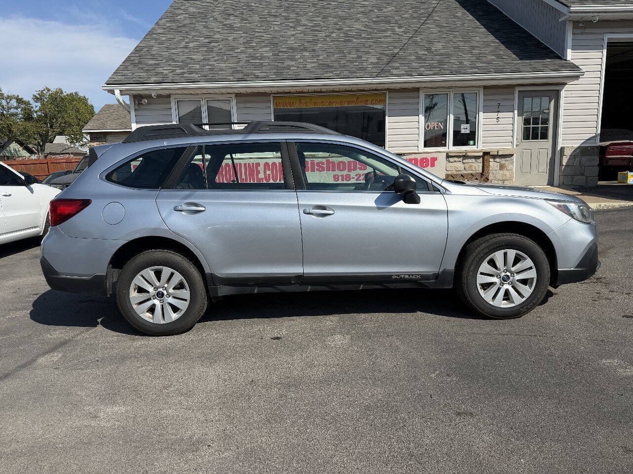 Used 2018 Subaru Outback 2.5i AWD/4WD image 8