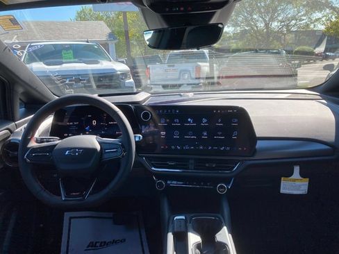 New 2025 Chevrolet Equinox EV RS w/ Convenience Package II FWD image 5