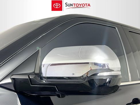 Used 2024 Toyota Tundra Capstone AWD/4WD image 12