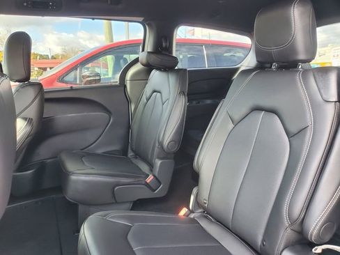 New 2026 Chrysler Pacifica Select image 15