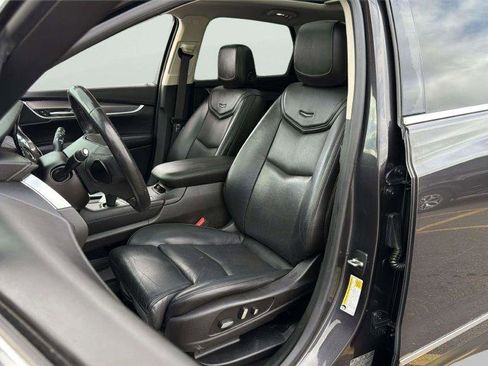 Used 2017 Cadillac XT5 Luxury w/ Driver Awareness Package image 12