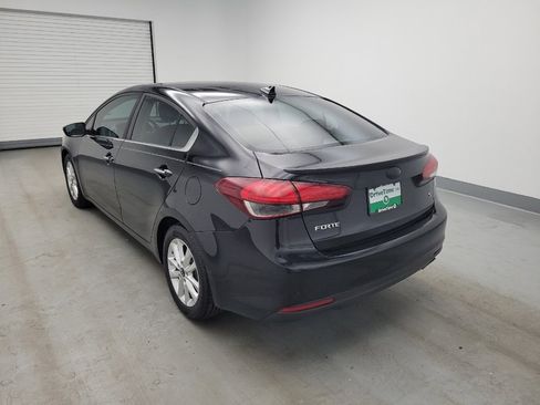 Used 2017 Kia Forte S w/ S Premium Package FWD image 3