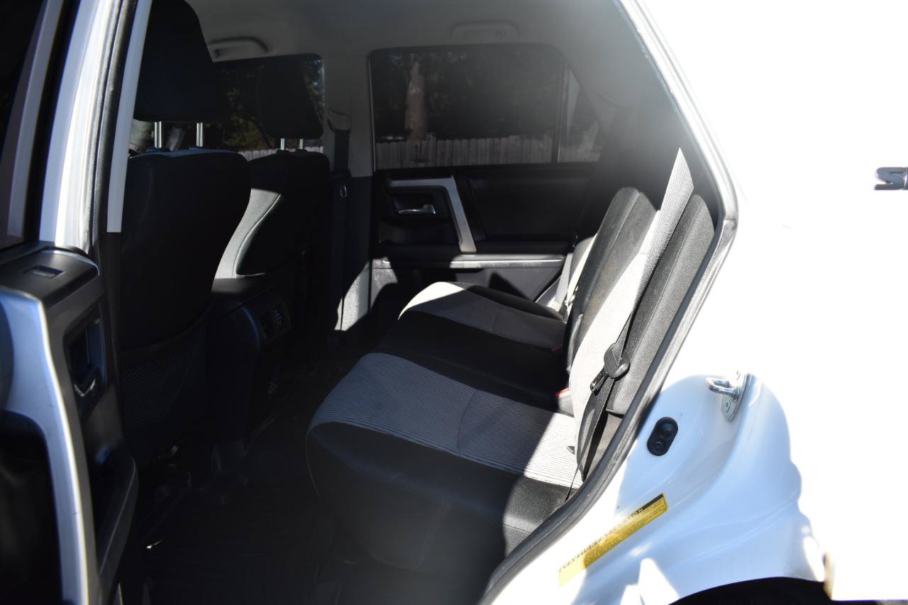 Used 2020 Toyota 4Runner SR5 AWD/4WD image 17