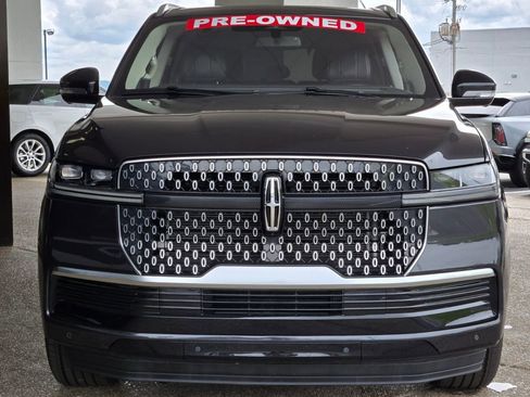 Used 2025 Lincoln Navigator Reserve AWD/4WD image 6