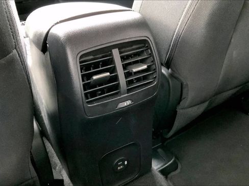 Used 2022 Ford Escape SE FWD image 10