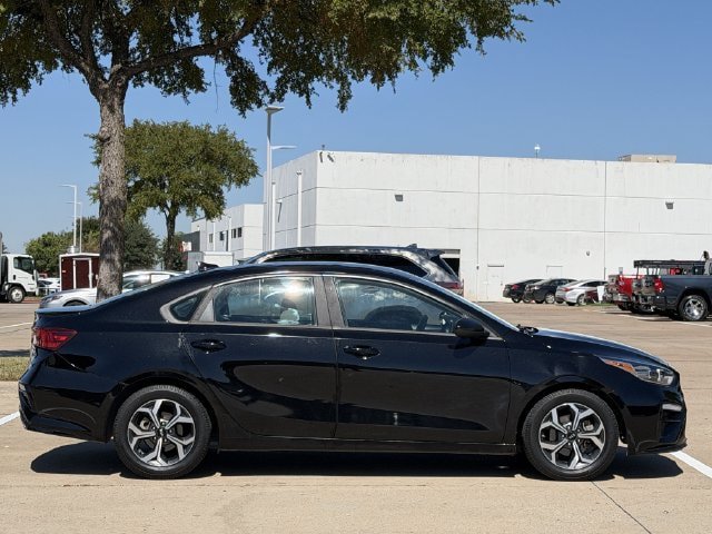 Used 2019 Kia Forte LXS FWD image 3