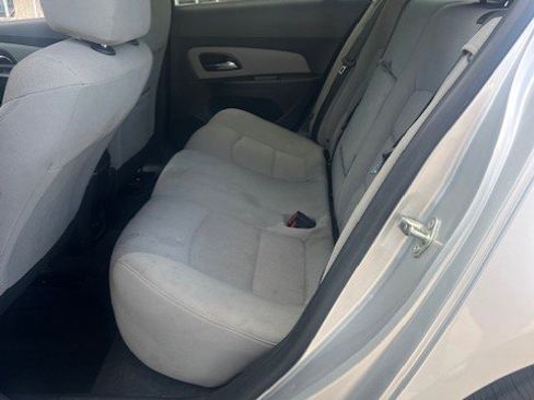 Used 2014 Chevrolet Cruze LT FWD image 13