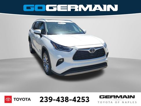 Certified 2024 Toyota Highlander Platinum FWD image 5