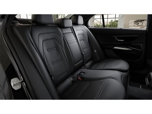 New 2026 Mercedes-Benz E 53 AMG e 4MATIC Sedan image 5