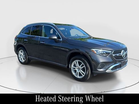Used 2023 Mercedes-Benz GLC 300 4MATIC image 3