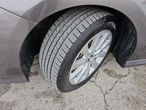 Used 2018 Toyota Camry LE image 31