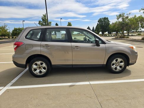 Used 2014 Subaru Forester 2.5i AWD/4WD image 7
