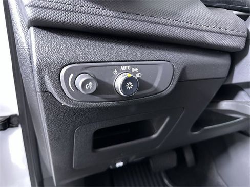 Used 2024 Chevrolet TrailBlazer LT w/ Driver Confidence Package image 18