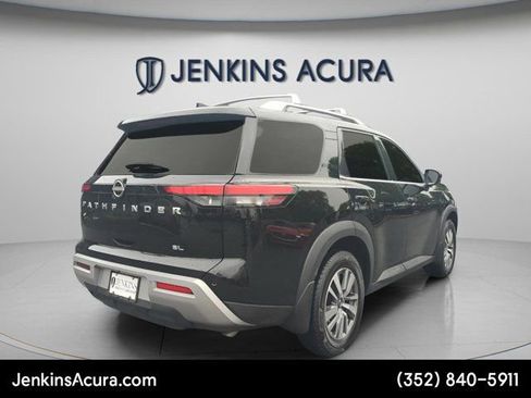 Used 2022 Nissan Pathfinder SL FWD image 7