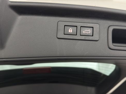 Used 2023 Subaru Forester Premium image 33