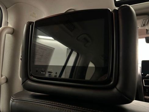 Certified 2023 Nissan Armada Platinum w/ Captain's Chairs Package image 33