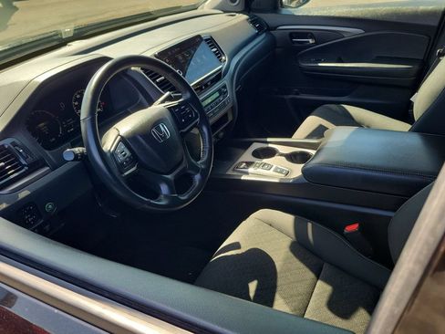 Used 2024 Honda Ridgeline Sport image 10
