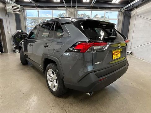 Used 2021 Toyota RAV4 XLE image 3