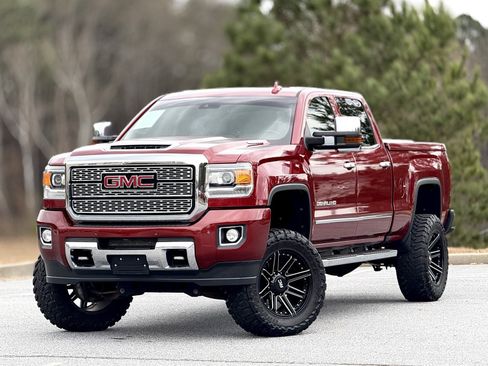 Used 2019 GMC Sierra 3500 Denali w/ Duramax Plus Package image 7