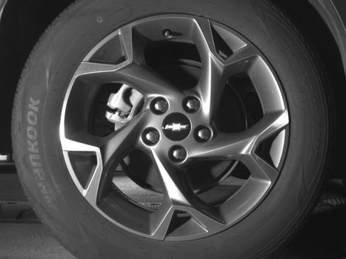 Used 2025 Chevrolet Trax LT FWD image 18