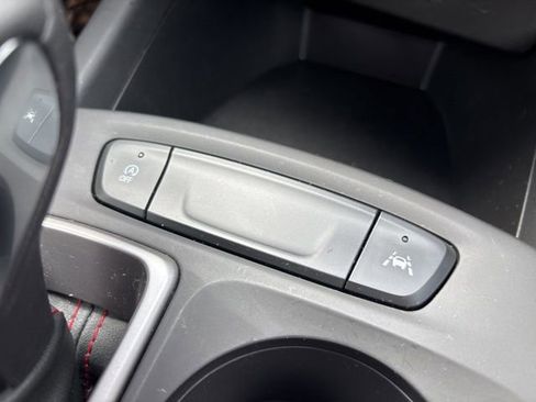 Used 2024 Chevrolet Trax RS w/ Sunroof Package image 33