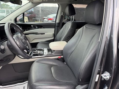 Used 2023 Kia Carnival SX Prestige FWD image 10