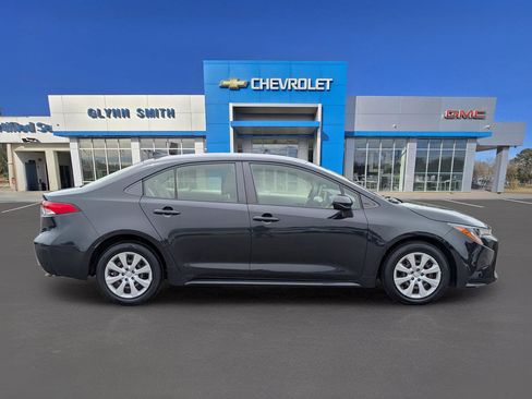 Used 2022 Toyota Corolla LE FWD image 7