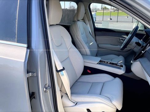 New 2026 Volvo XC90 T8 Ultra w/ Protection Package Premier image 32