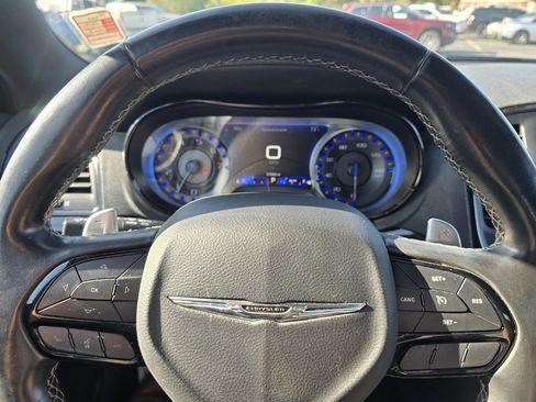 Used 2019 Chrysler 300 S image 12