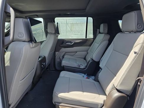 New 2026 GMC Yukon XL Elevation w/ Elevation Premium Package AWD/4WD image 17