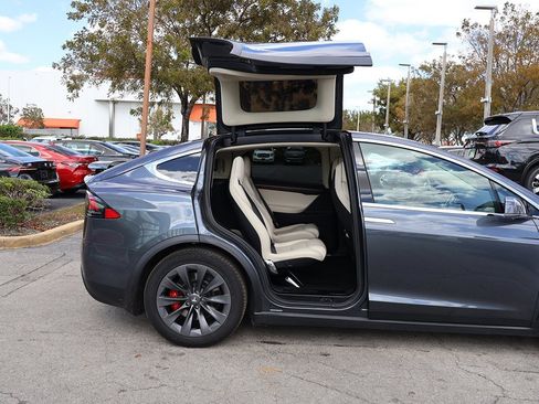 Used 2017 Tesla Model X P100D image 25