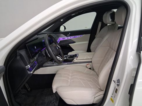 Certified 2023 BMW 740i w/ Parking Assistance Package RWD image 3