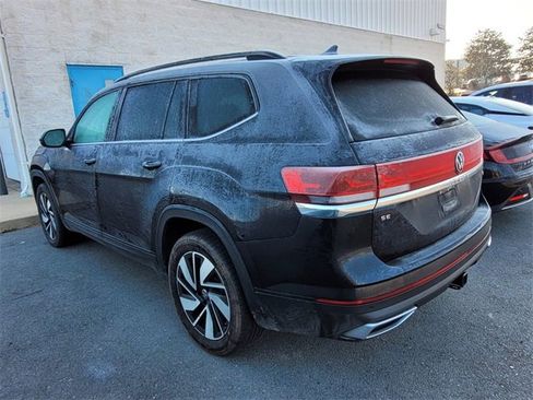 Used 2025 Volkswagen Atlas SE image 3