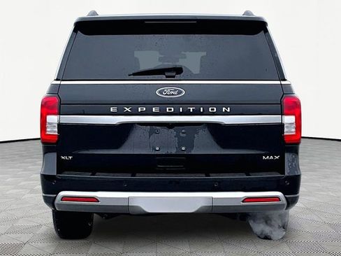 Used 2024 Ford Expedition Max XLT image 5