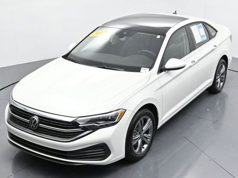 Used 2023 Volkswagen Jetta SE image 39
