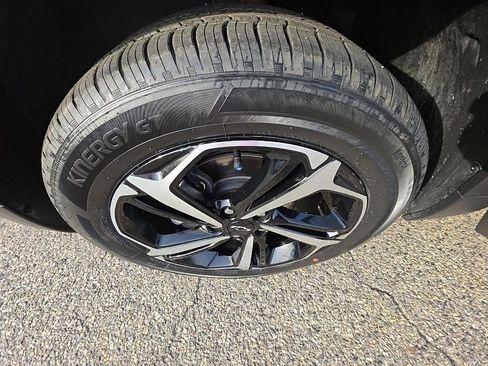 Used 2023 Chevrolet TrailBlazer RS AWD/4WD image 32
