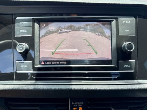 Used 2020 Volkswagen Jetta SE w/ SE Cold Weather Package FWD image 34