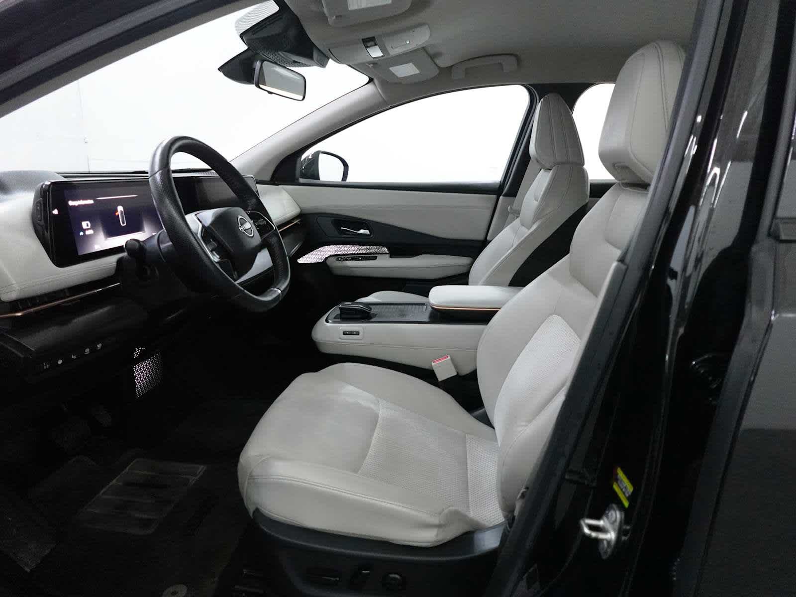 Used 2023 Nissan Ariya FWD image 12