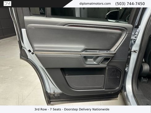 Used 2023 Rivian R1S Adventure image 29