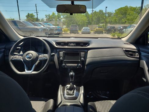 Used 2018 Nissan Rogue S AWD/4WD image 18