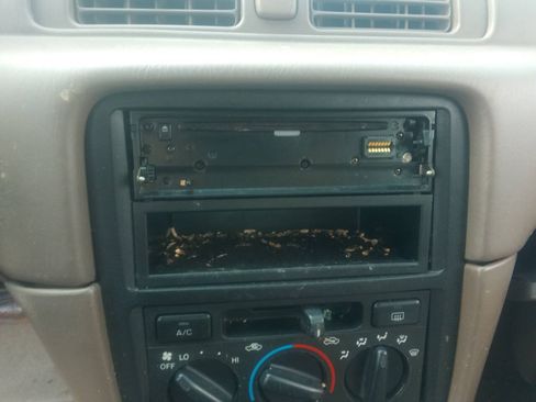 Used 1998 Toyota Camry LE FWD image 37