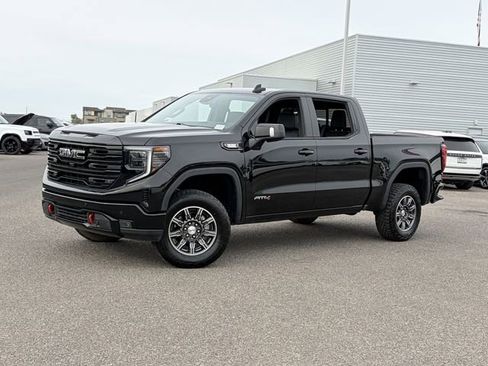Used 2024 GMC Sierra 1500 AT4 w/ Technology Package AWD/4WD image 2
