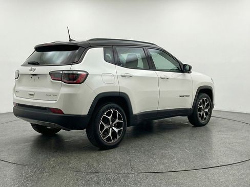 Used 2025 Jeep Compass Limited AWD/4WD image 9