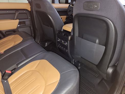 Used 2022 Land Rover Defender 110 X AWD/4WD image 25