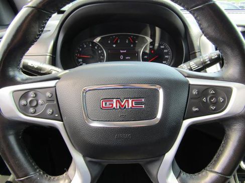 Used 2022 GMC Terrain SLT w/ LPO, Floor Liner Package AWD/4WD image 17